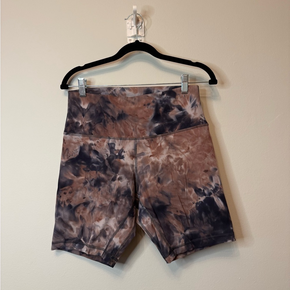 lululemon size 10 high-rise bike shorts with 8” inseam - diamond dye pattern